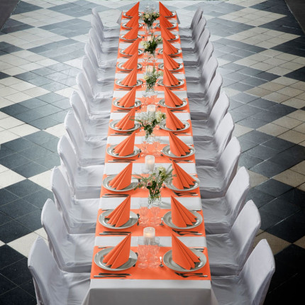 Tovaglioli Colorati Dunisoft Professionali (60 pezzi) - Vendita online all'ingrosso b2b - mandarino ambientata