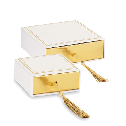 Scatola con cassettino oro e nappa