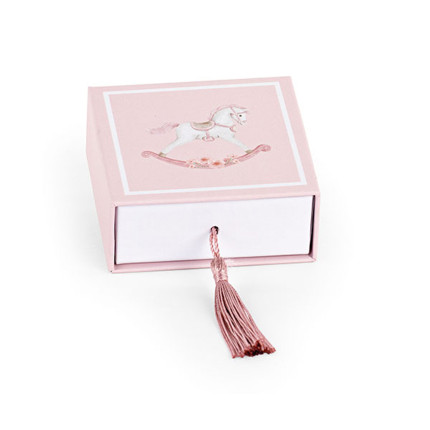 Scatola cavallino con nappa: Incartare