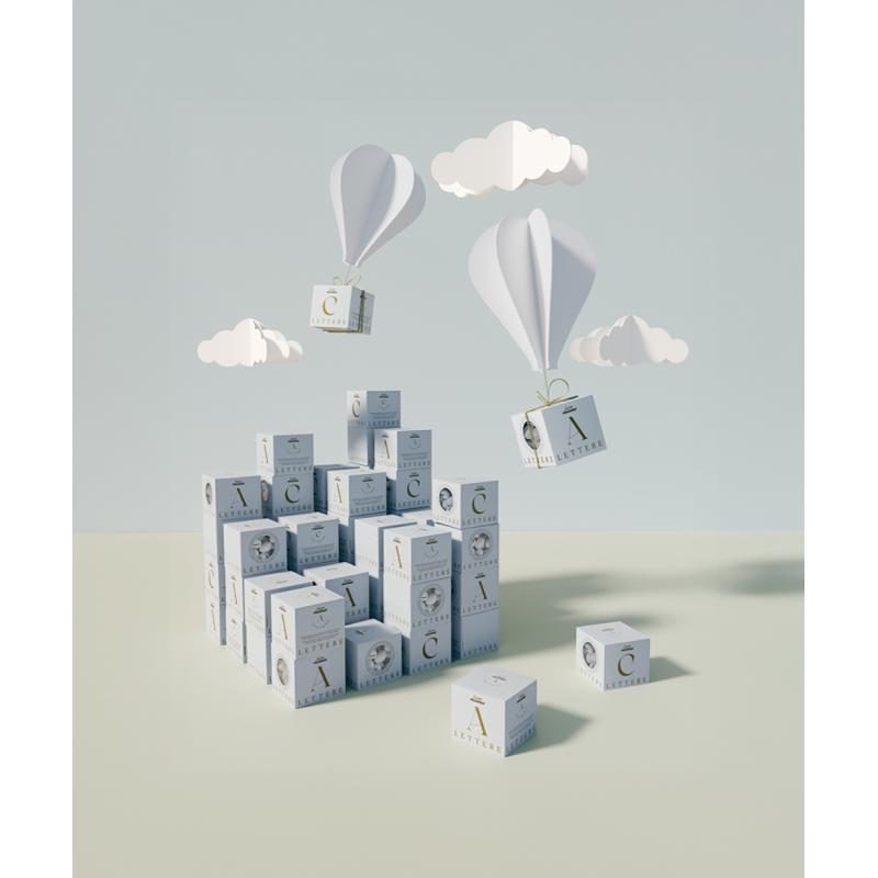 Confetti mandorla e cioccolato con inziale