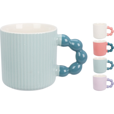 Tazza in porcellana con manico lavorato