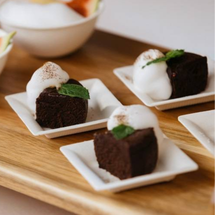 Piattini quandrati in polpa di cellulosa (50 pezzi)