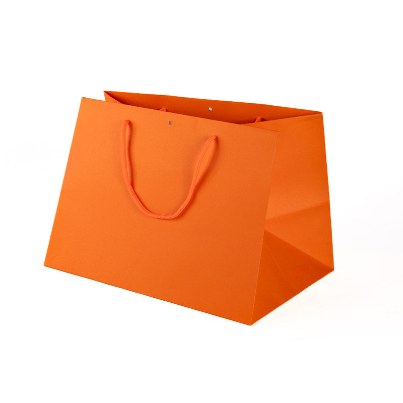 Sacchetto in carta con cordino cotone e fondo largo