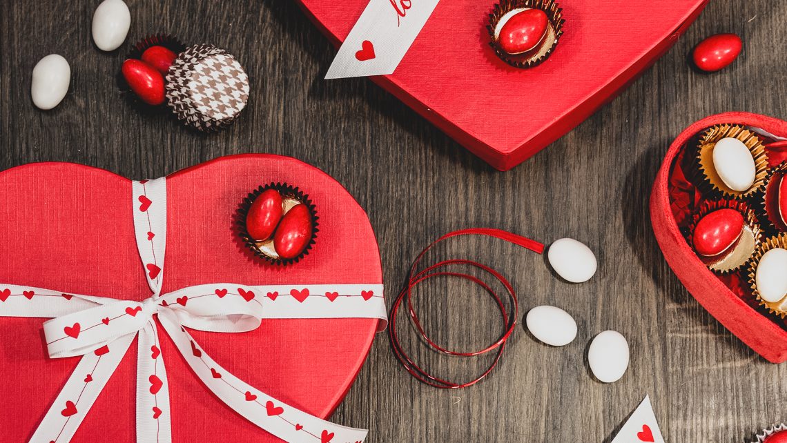 Scatole a forma di cuore per cioccolatini- Packaging per pasticcerie e caffetterie perfette per San Valentino